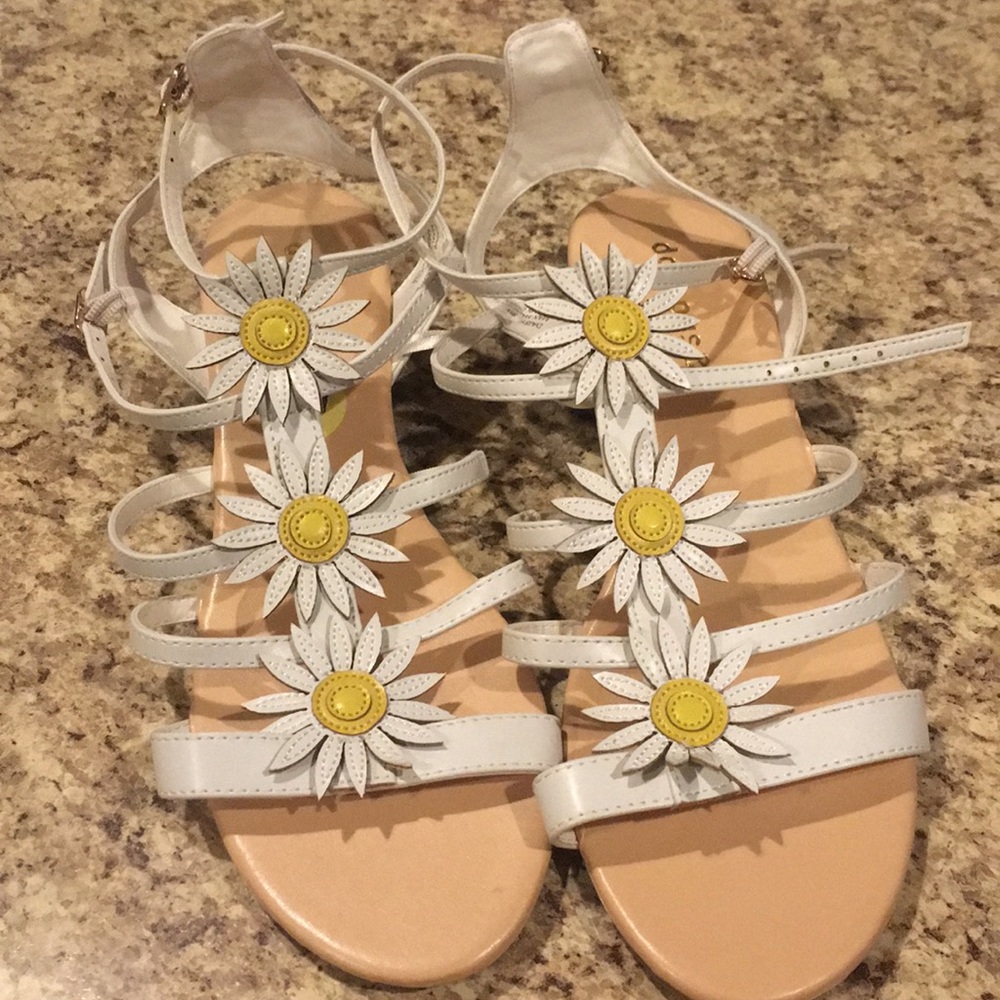 Daisy wedge sandals
